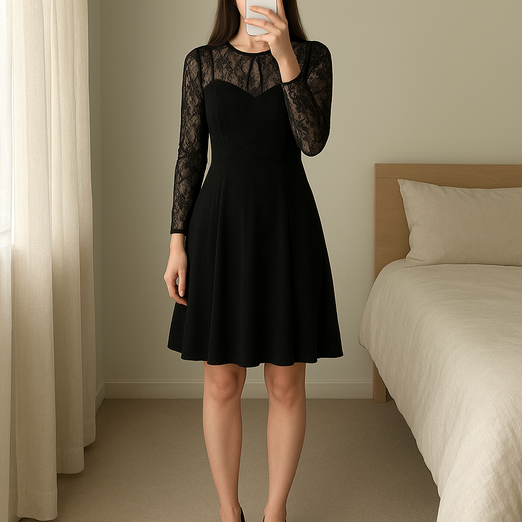 Une personne en Robe Springfield noire dentelle Taille S debout, face à la caméra, dans une chambre à la lumière douce, avec une lumière naturelle filtrant par la fenêtre.